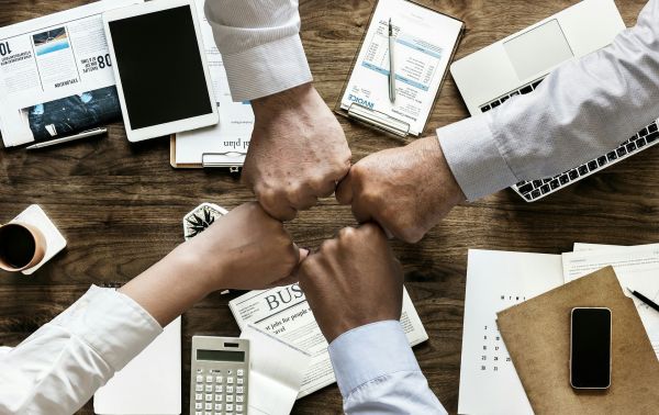 10 stratégies innovantes pour renforcer la cohésion d'équipe